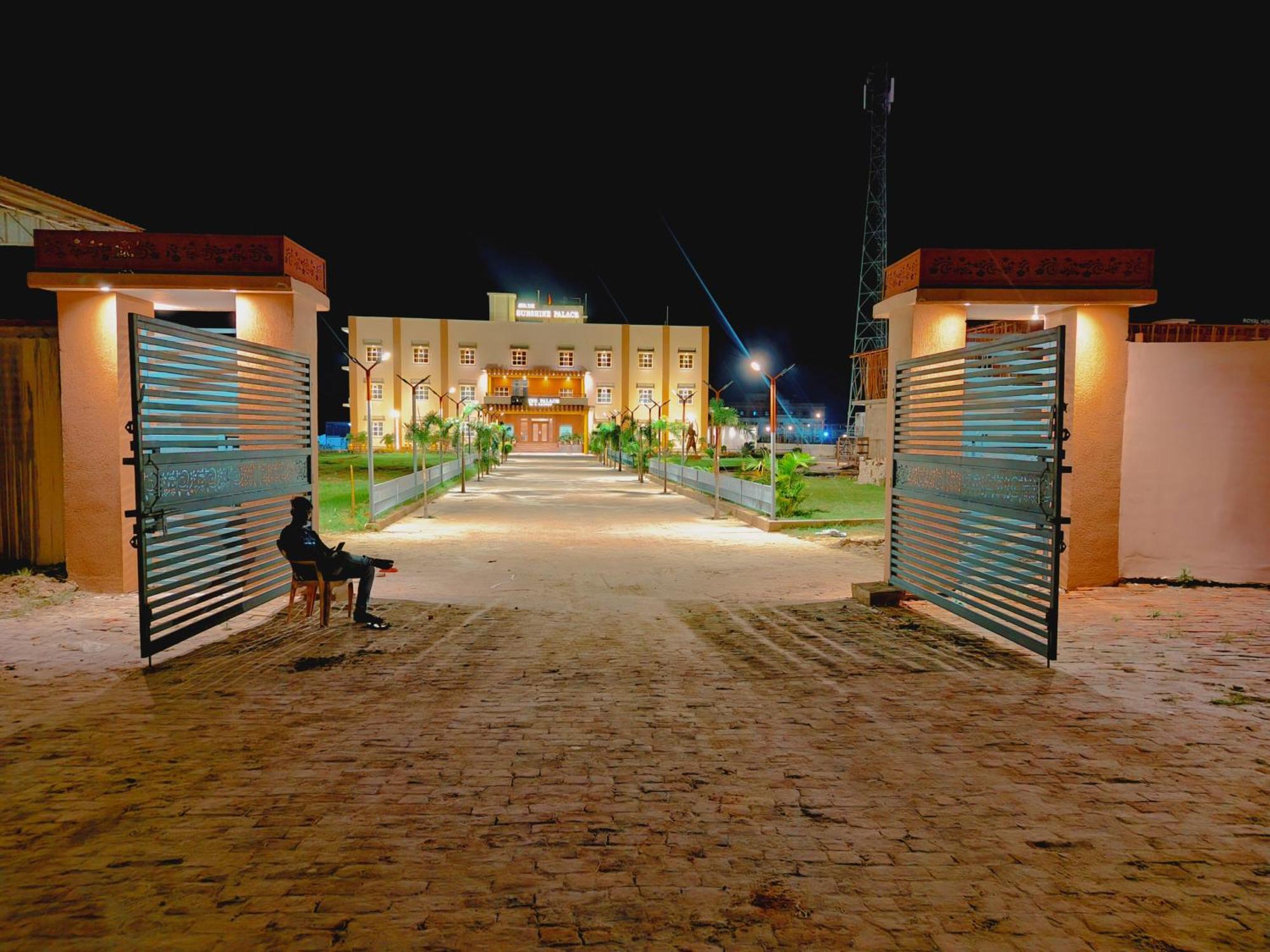 Avadh Sunshine Palace Hotel And Resort Ayodhya Luaran gambar