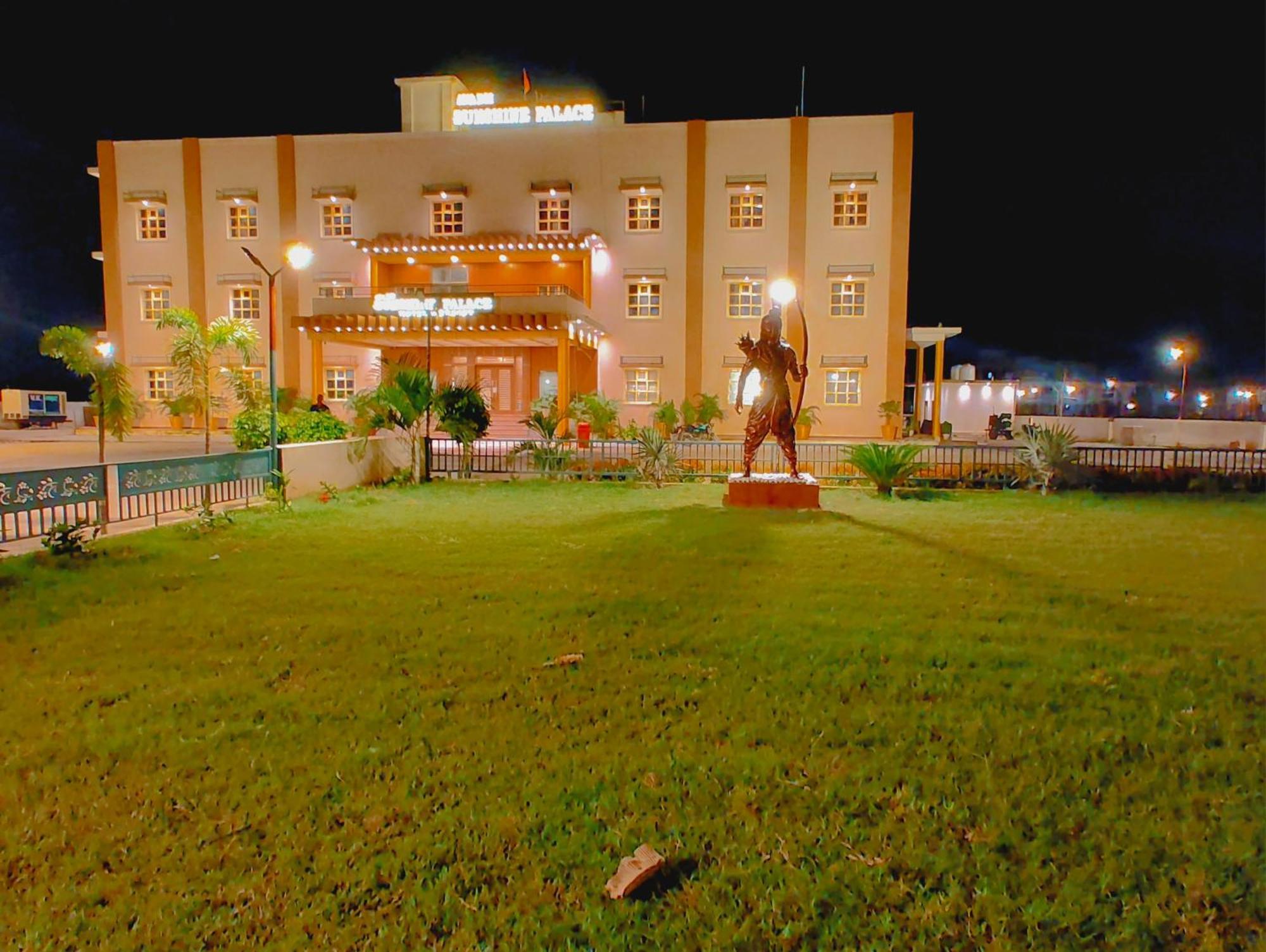 Avadh Sunshine Palace Hotel And Resort Ayodhya Luaran gambar